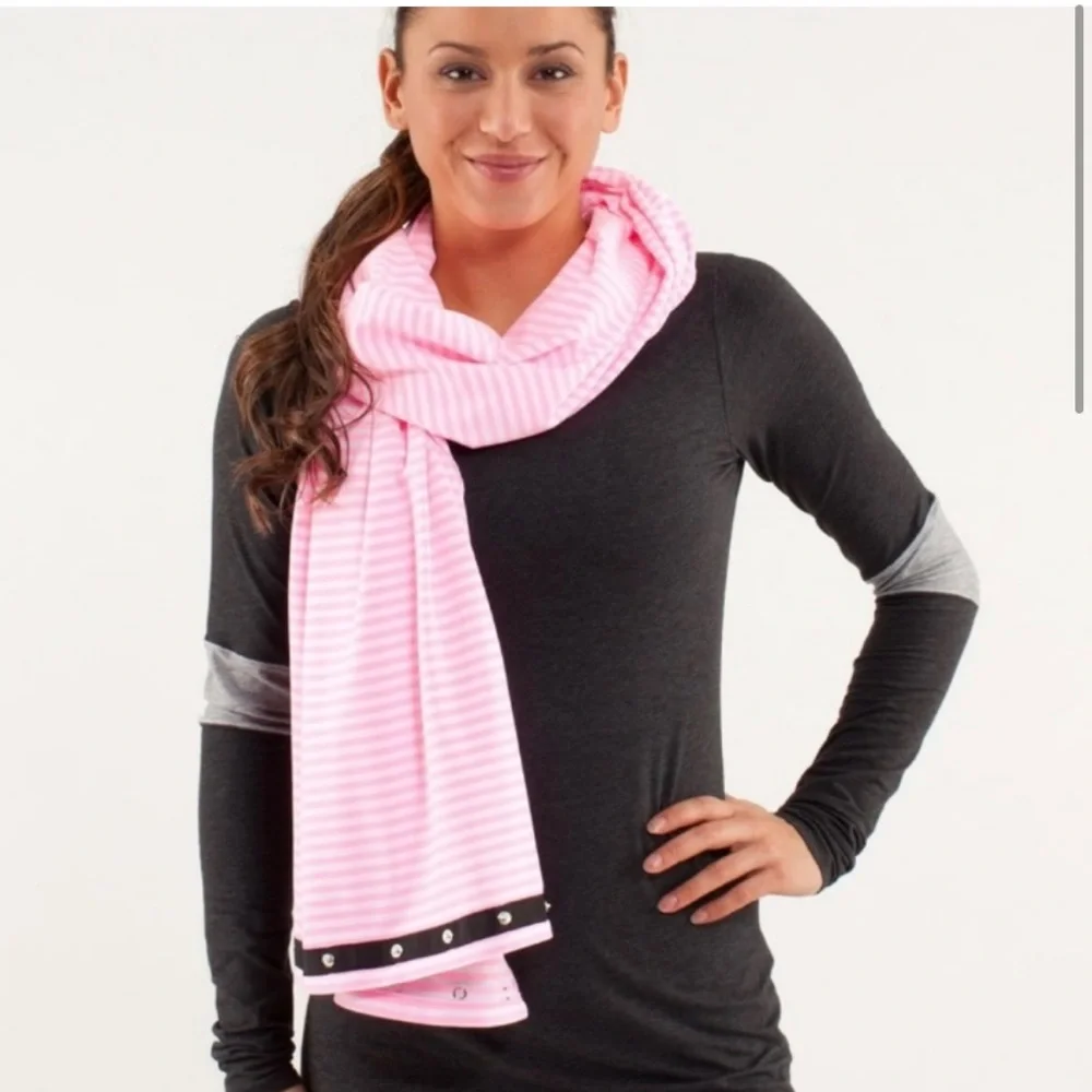 Lululemon Vinyasa Scarf - Picture 3 of 7